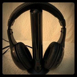 Noise canceling headphones